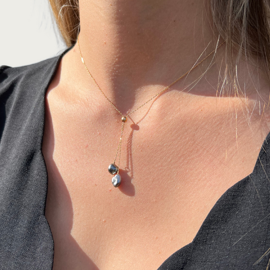 collier deux keshis de tahiti, tombant décolleté